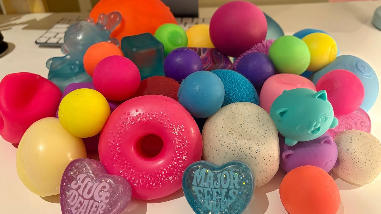 NeeDoh Classic Groovy Glob customer-style review image