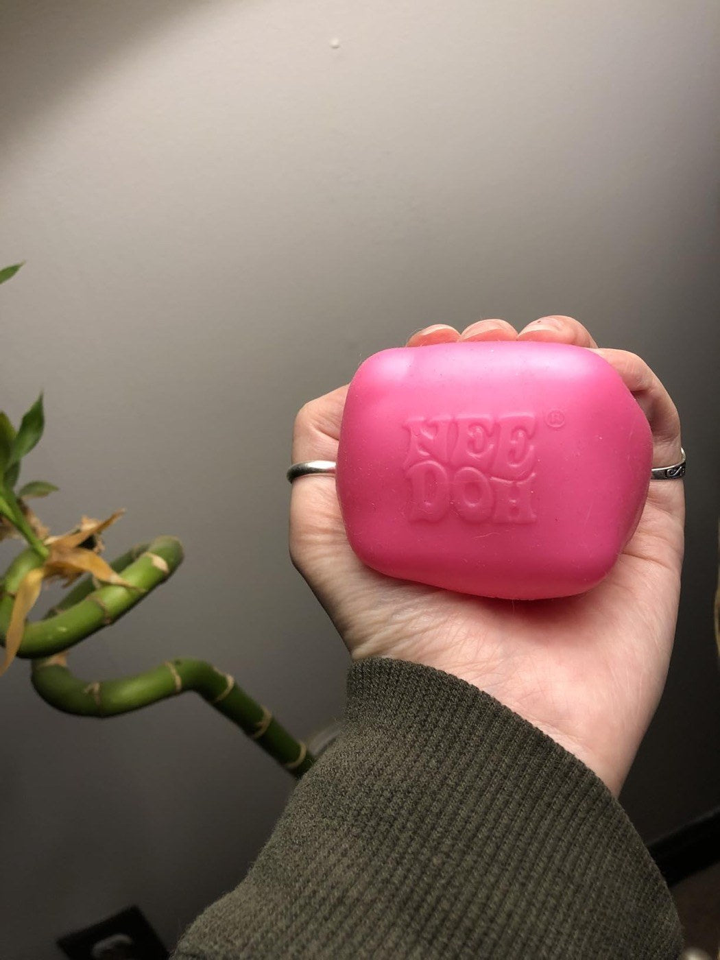 NeeDoh Classic Groovy Glob customer-style review image